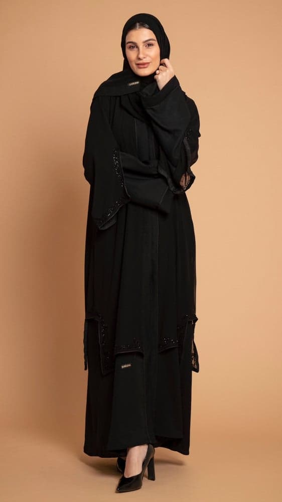 عباية طبقتين مزينه بشك