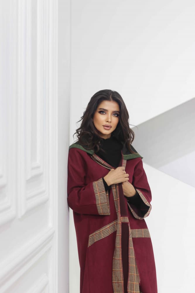 جاكيت عنابي بقبعه