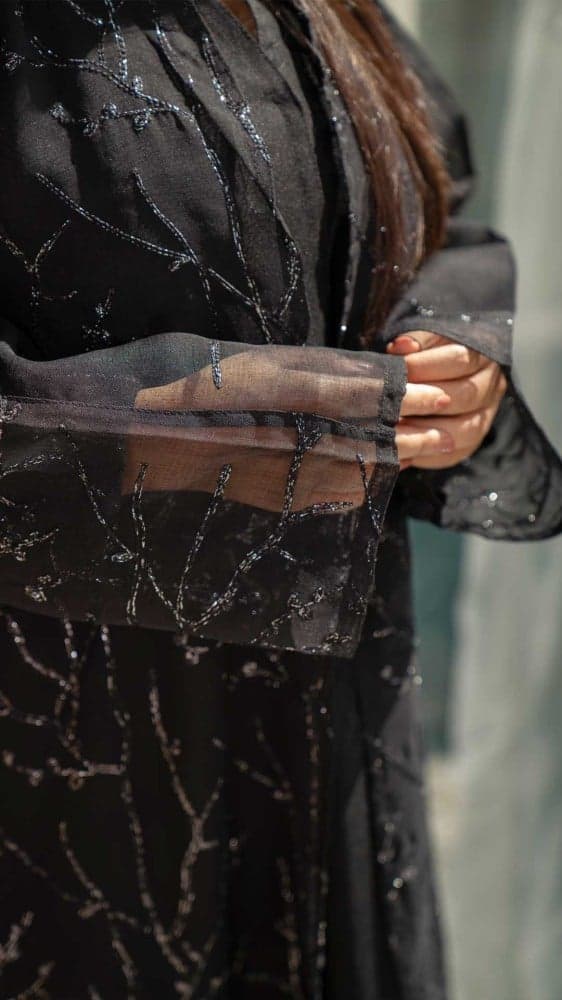 عباية قطعتين تنلبس سادة او للمناسبات