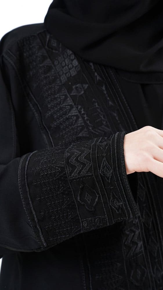 عباية لف بتطريز اسود