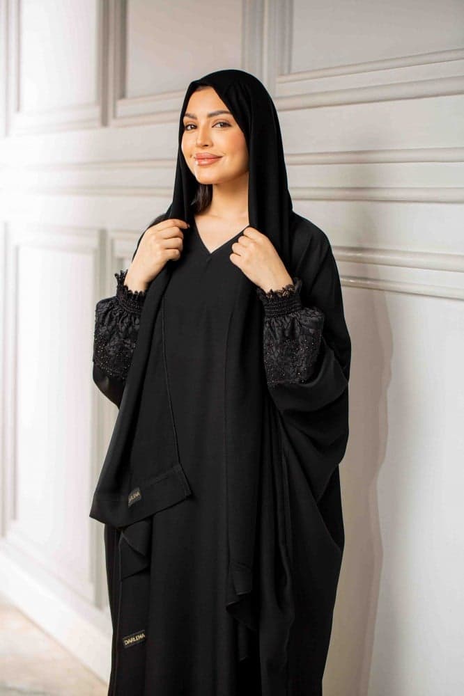 عباية بشت فضفاضه بكم دانتيل