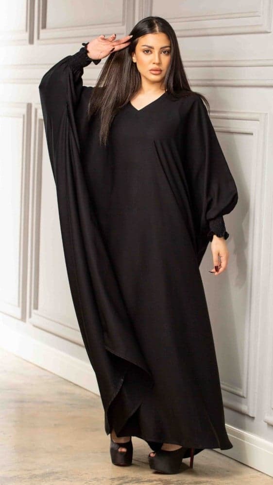عباية بشت سوداء عملية وساترة