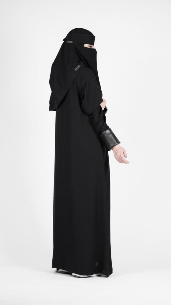 عباية كم جلد اسود