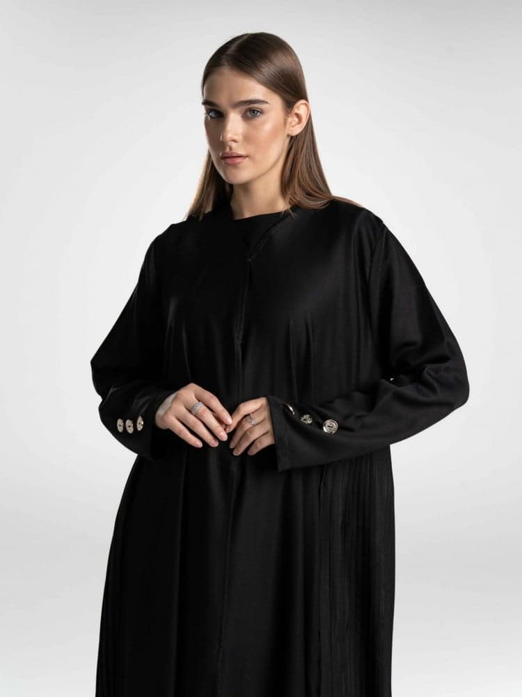 عباية سوداء بقصة جانبية