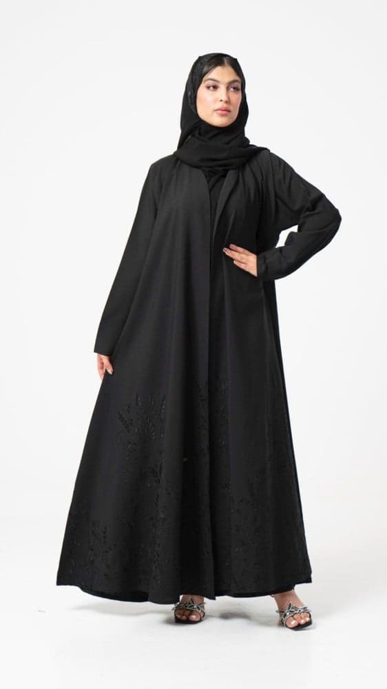 عباية كلوش بتطريز من الأسفل