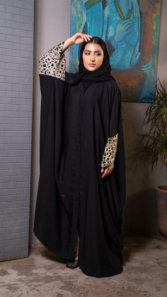 عباية بشت اكمام مطرزة ذهبي