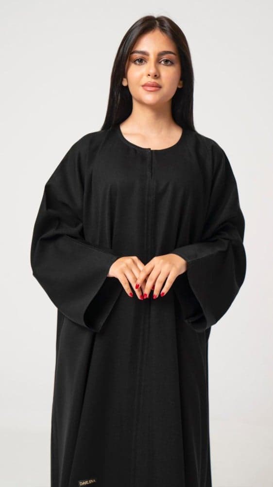 عباية بقصة اكمام مستقيمة