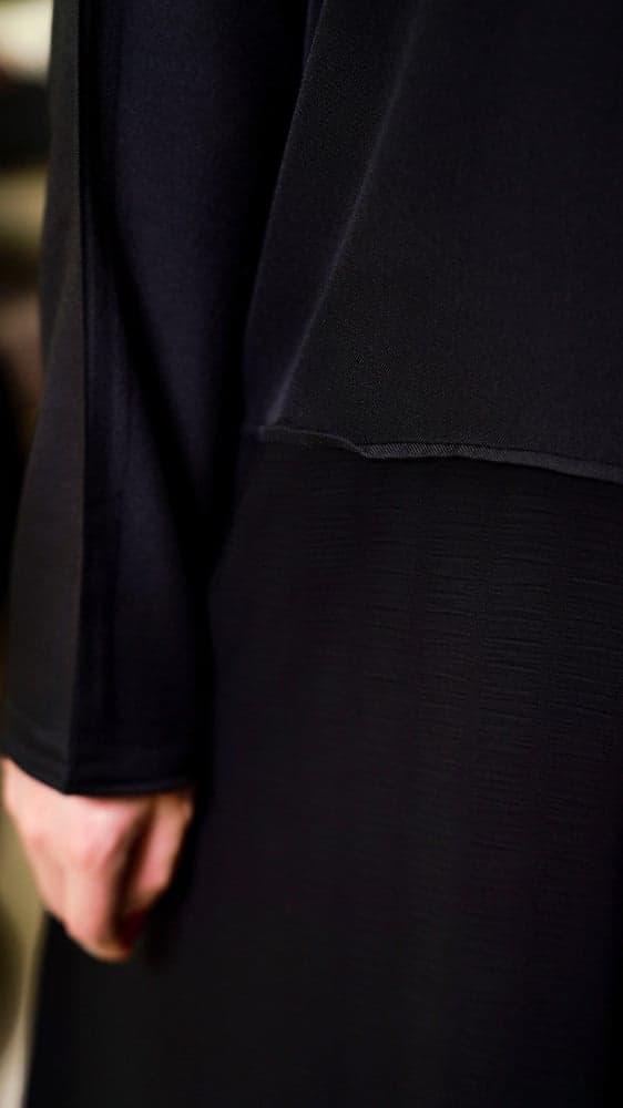 عباية خامتين مختلفة