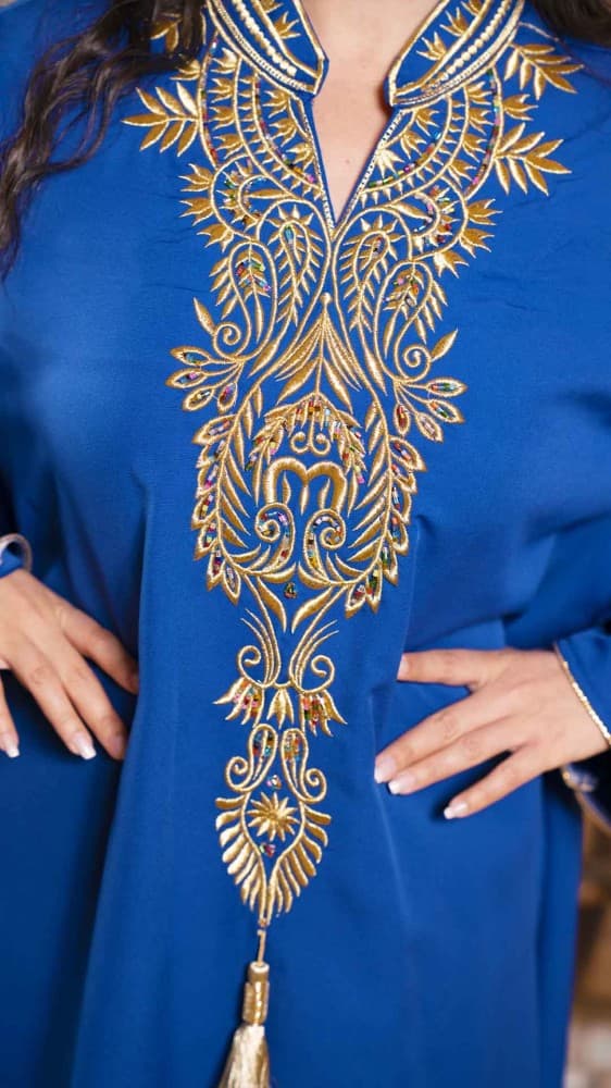 جلابية أزرق مطرزة