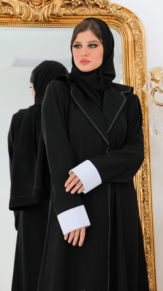 عباية جاكيت مزينه باللون الابيض