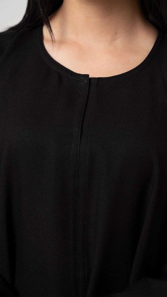 عباية بقصة اكمام مستقيمة