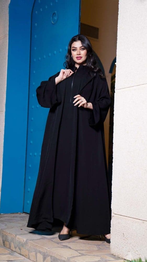 عباية مقفلة بسحاب