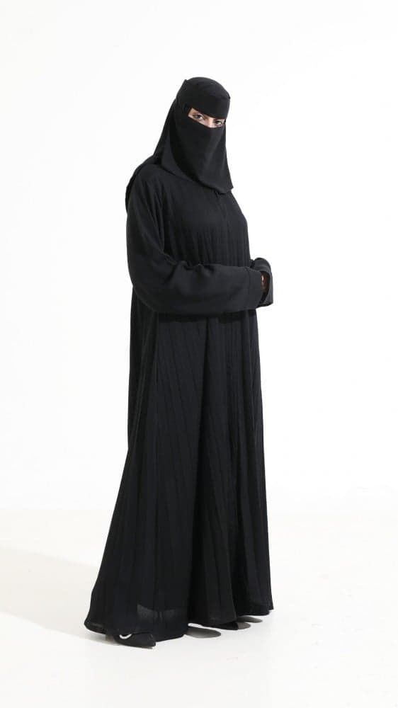 عباية بكسرات ناعمة