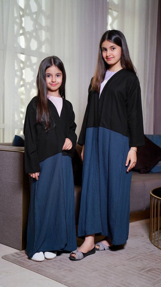 عبايه لونين ازرق واسود