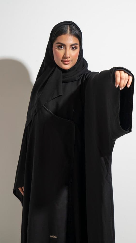 عباية طقطق بقصة منحنية