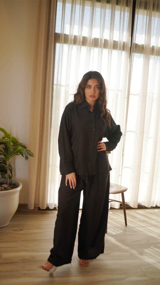 طقم قميص وبنطلون أسود