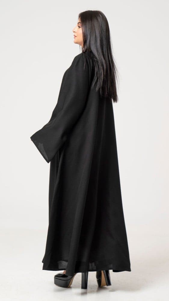 عباية بقصة اكمام مستقيمة