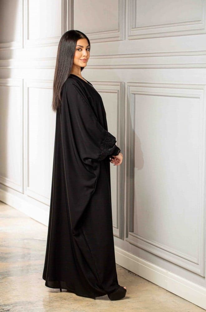 عباية بشت فضفاضه بكم دانتيل