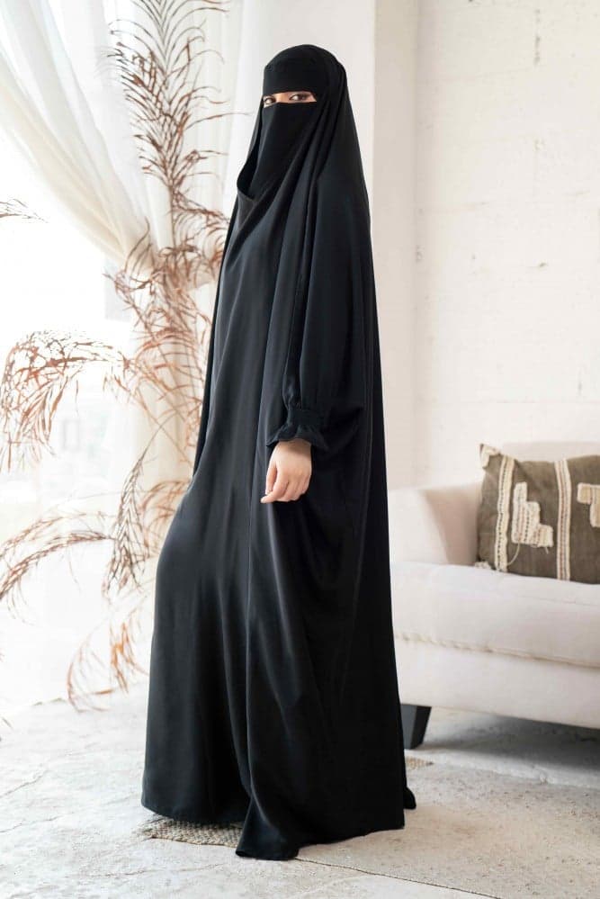 عباية راس زم بكشكشة ناعمة