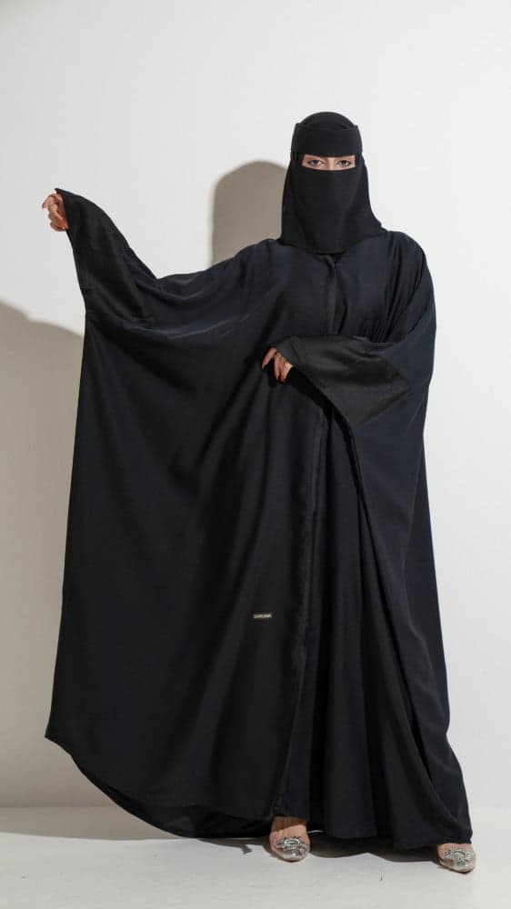 عباية بشت بقصة اكمام مميزة