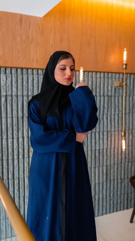 عباية وجهين باللون الاسود والكحلي