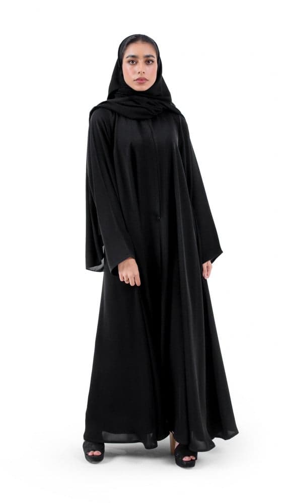 عبايه ناعمة بكسرة من الخلف