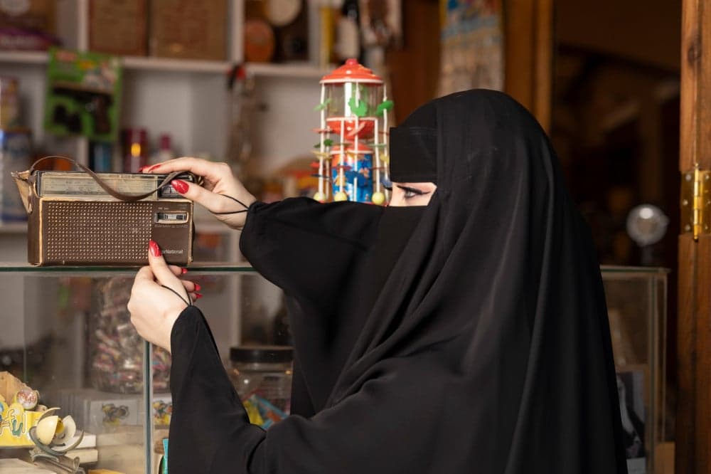 عباية رأس بخيط على الاصبع