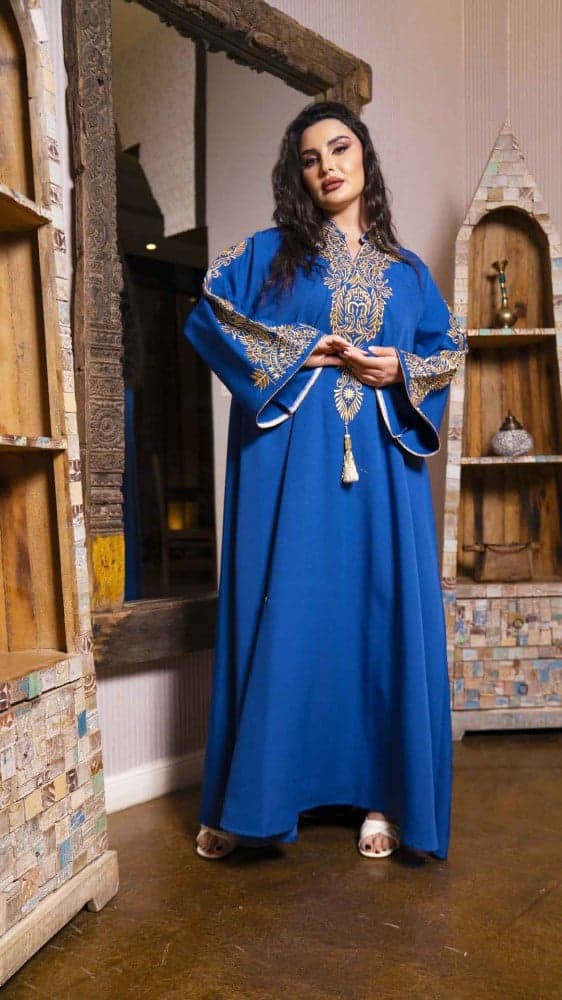 جلابية أزرق مطرزة