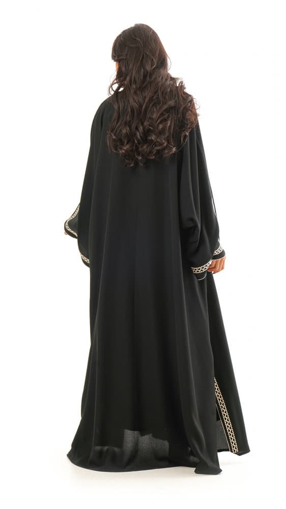 عباية بتطريز سكري