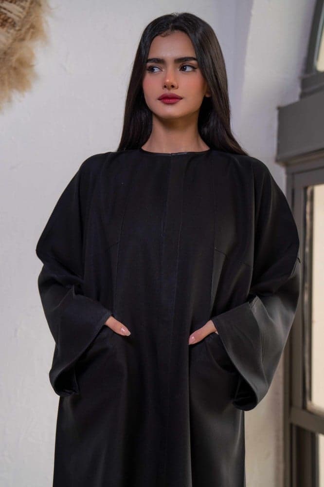 عباية بجيوب من الأمام
