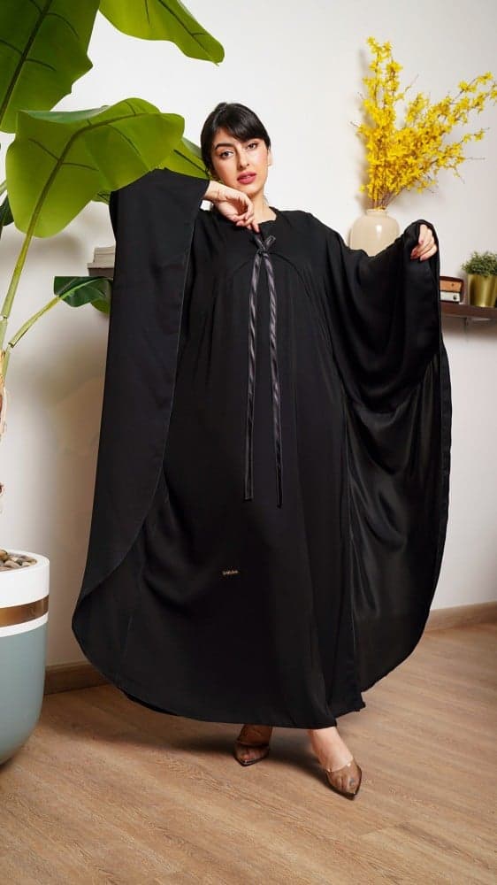 عباية بشت اسود سادة  فضفاضة ومريحة