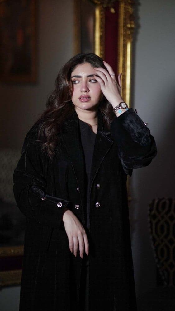 عباية شتوية رسمية مخمل