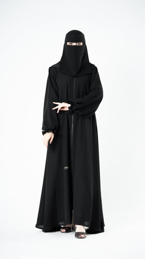 عباية بسحاب اسود وكم مزموم