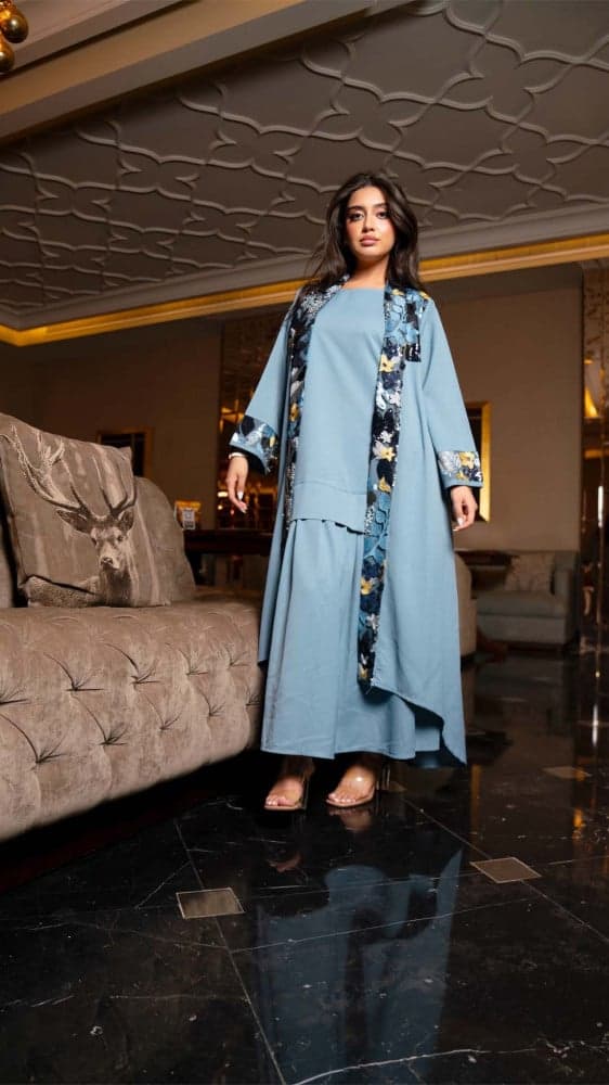 جلابية مفتوحة بفستان داخلي