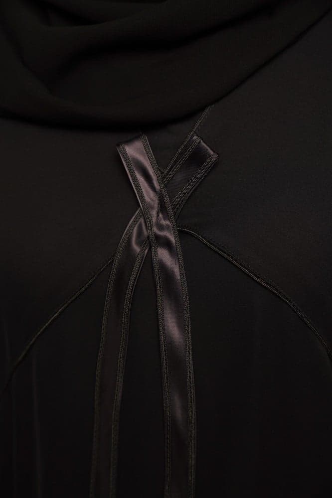 عباية بشت اسود سادة  فضفاضة ومريحة