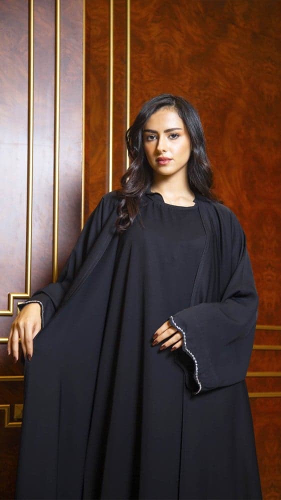 عباية قطعتين بشك فضي ناعم