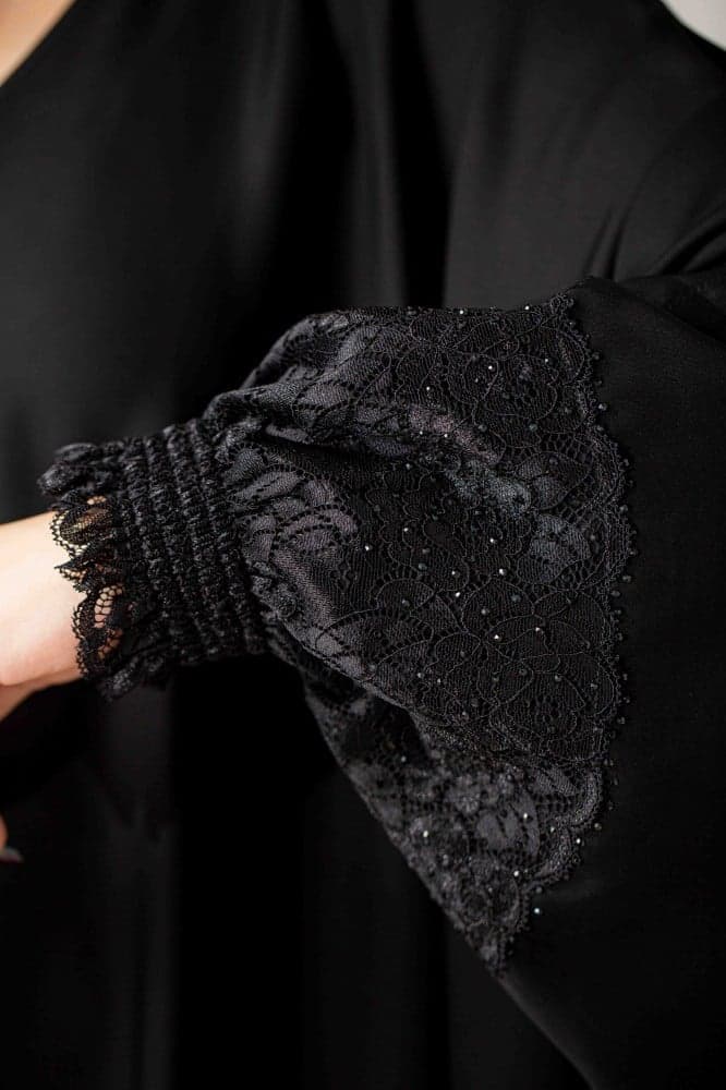 عباية بشت فضفاضه بكم دانتيل