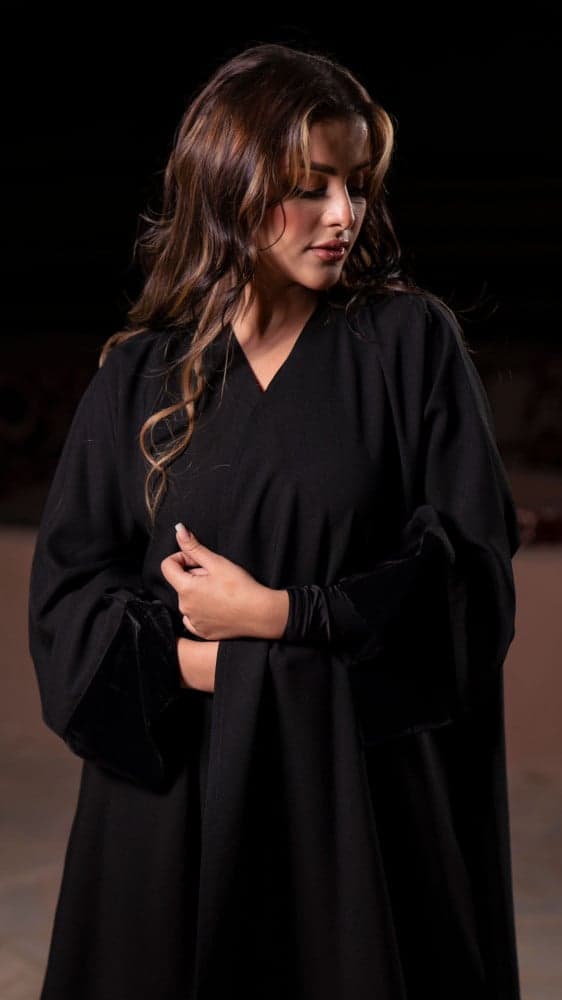 عبايات شتوية بشت مزينه بقطيف