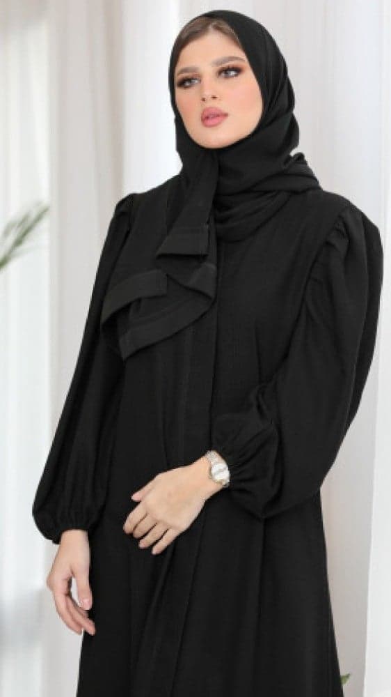 عبايه بكم فرنسي والاكتاف زينت بكسرات