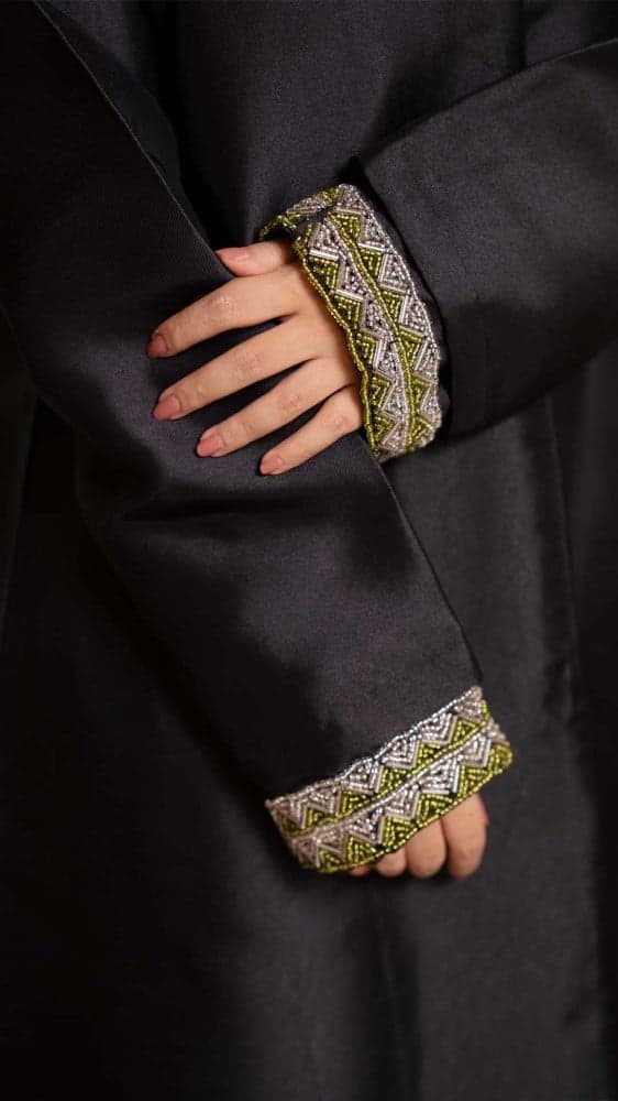 عباية باكمام تتغير بطقطق