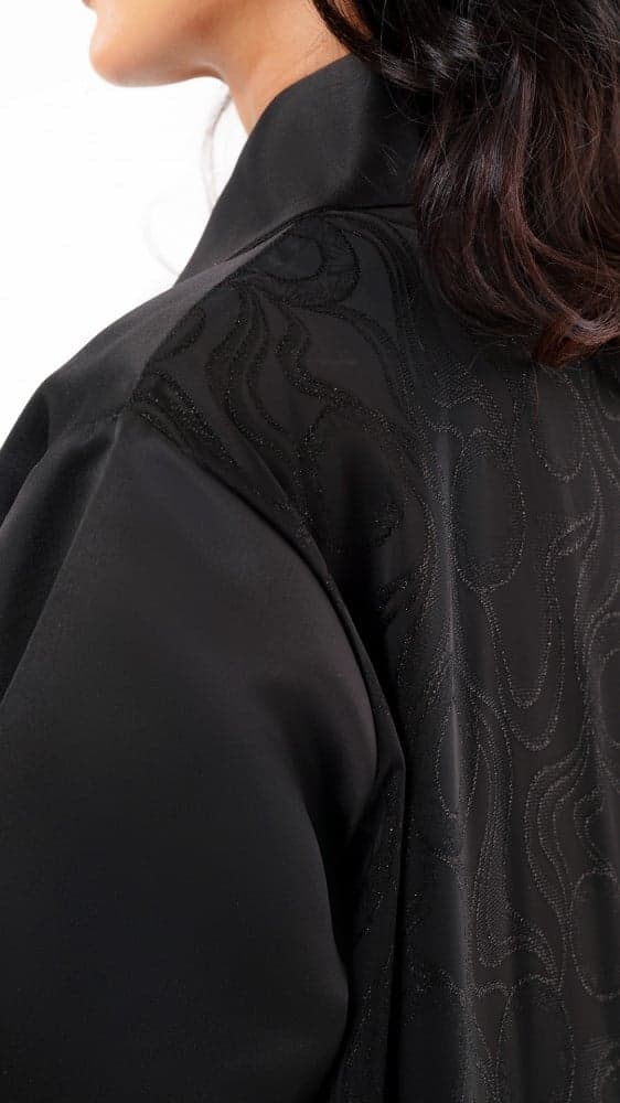 عباية رسمية بنقش من الخلف