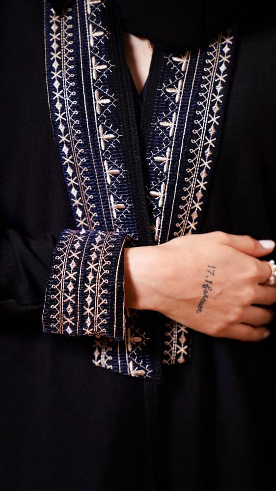 عباية كريب فستان مشبوك كحلي