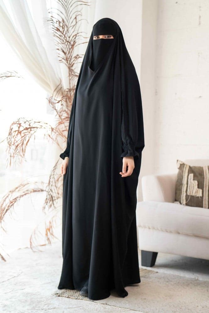 عباية راس زم بكشكشة ناعمة