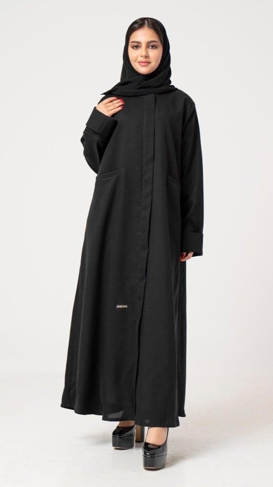 عباية مقفلة بسحاب مخفي وجيوب