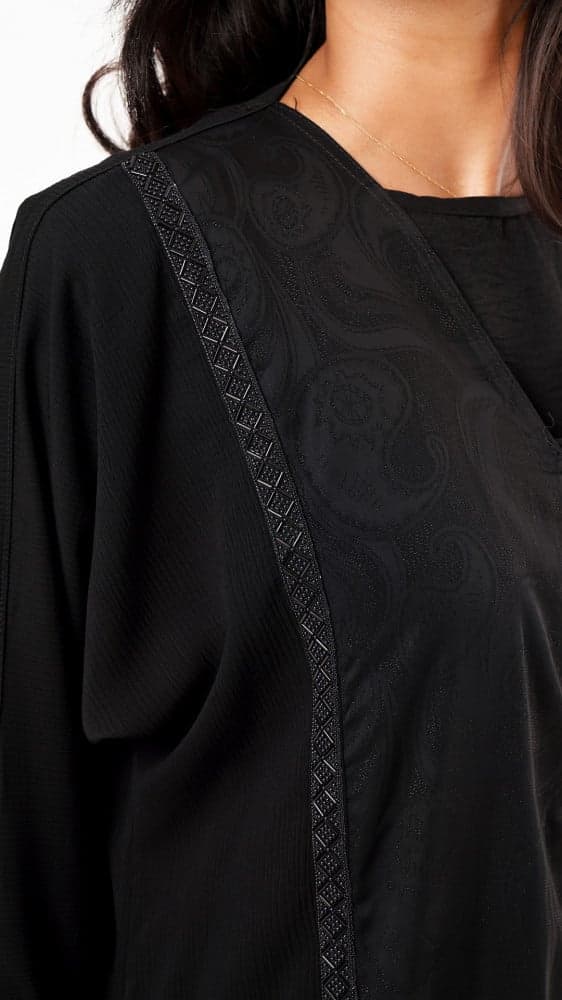 عباية بكرستال جانبي وعلى الاكمام