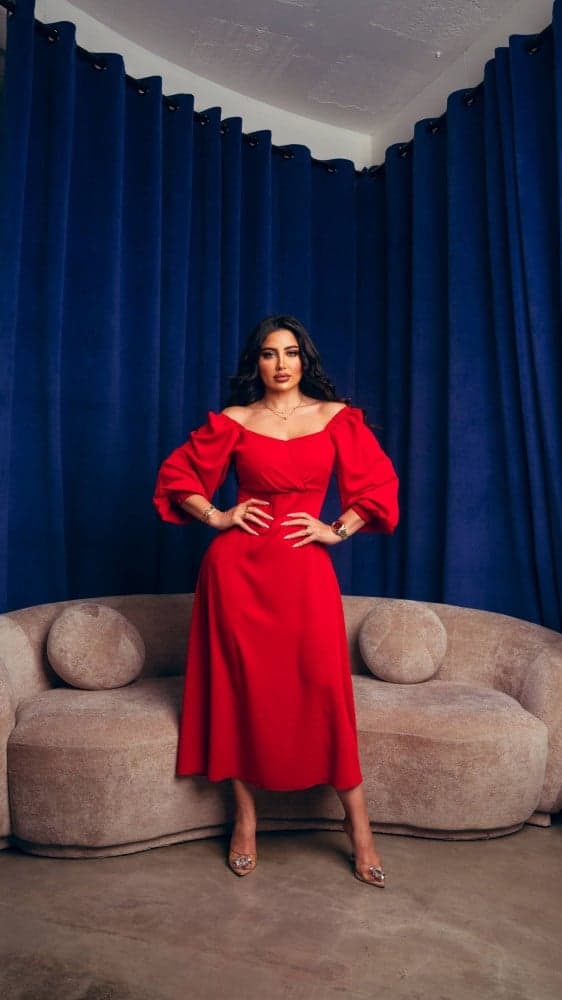 فستان احمر كلاسيك