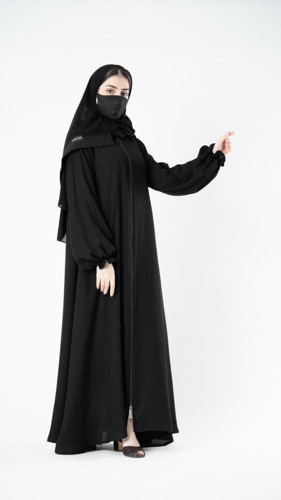 عباية بسحاب اسود وكم مزموم