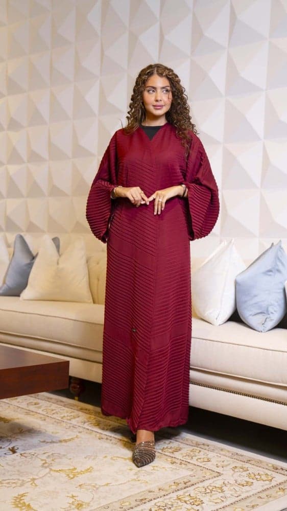 عباية عنابي بتكسيرات