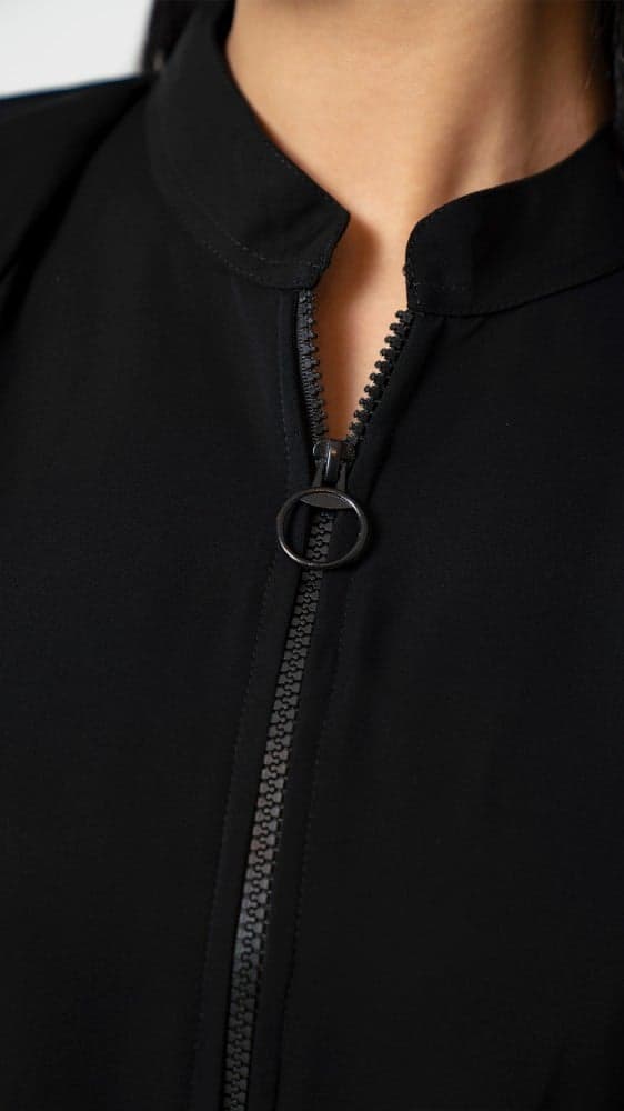 عباية مقفلة بسحاب