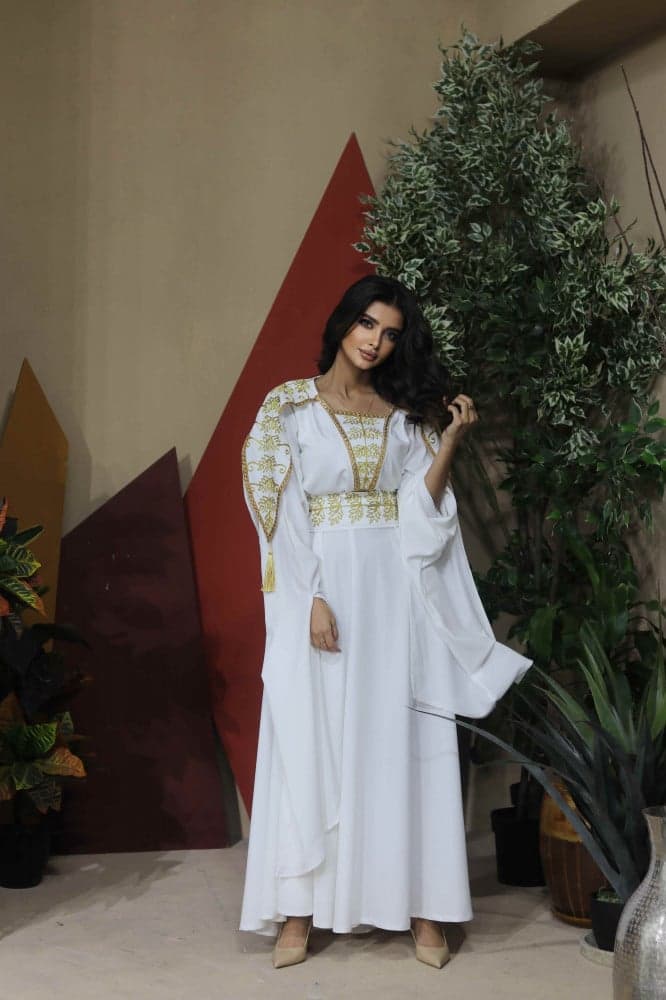 جلابية ابيض فخمة بقصة اكمام مميزة